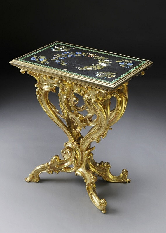 Neznámy autor – stůl s konzolou 