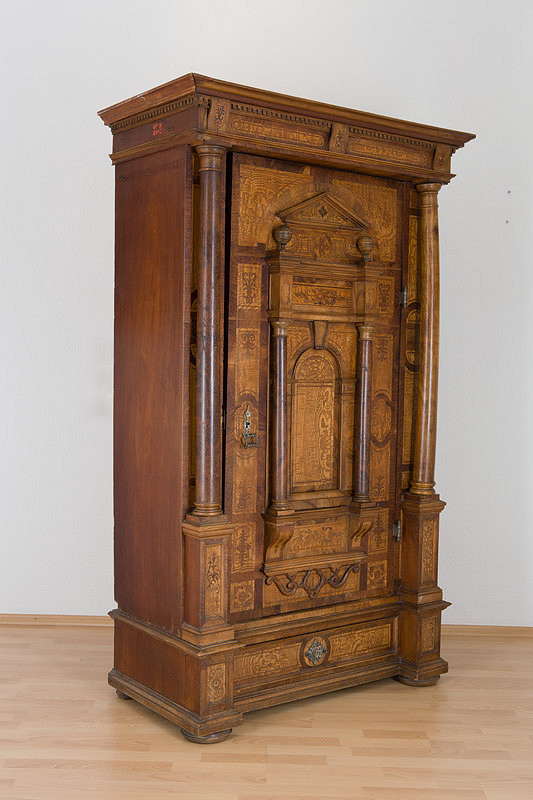 Würtembergische Kunstgeweberein – Neorenesančná jednodverová skriňa 