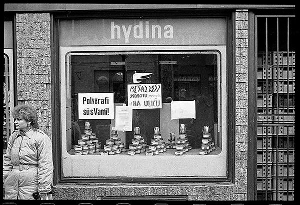 Ľubo Stacho – Výklad Hydina, Obchodná ulica č. 24 