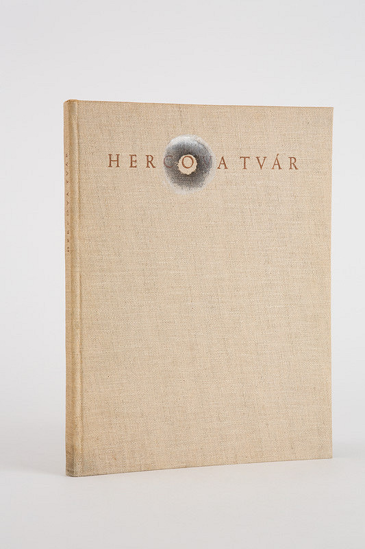 Rudolf Fila – Hercova tvár, Dekalkovaná 