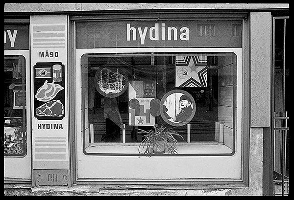 Ľubo Stacho – Výklad Hydina, Obchodná ulica č. 24