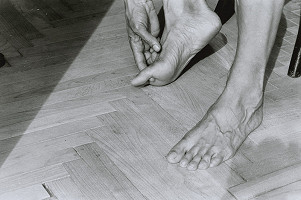 Anna Daučíková – Bez názvu (My Feet I, 2) 
