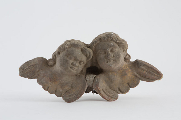 Slovenský rezbár z 2. polovice 18. storočia – Hlavy dvoch anjelikov s krídlami