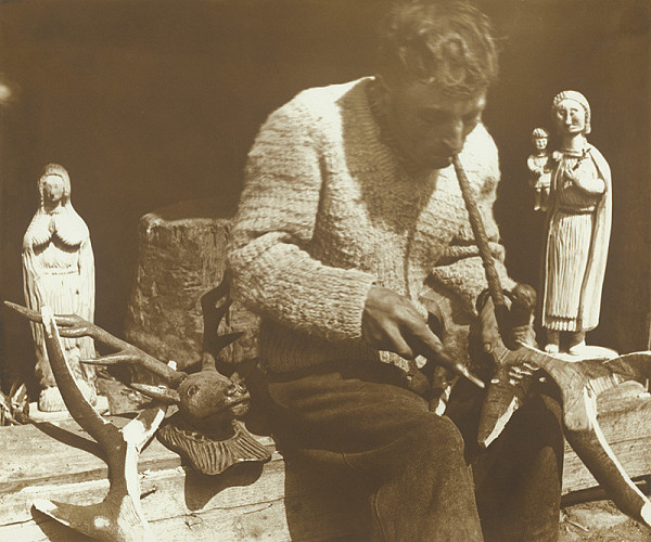 Stanislav Bodorík – Štefan Siváň s fajkou pri práci 