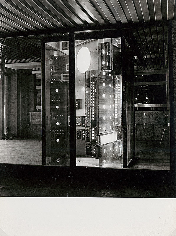 Stanislav Filko – Svetelný počítací stroj,  SBČS (Státní banka Českoslov.) Bratislava (časť názvu) 