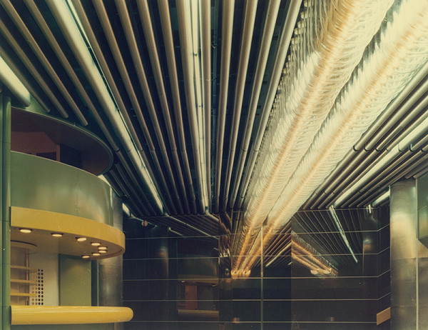 Rastislav Janák, Peter Černo, Hilda Fialová – Kino Tatra v Bratislave. Pohľad do vstupného priestoru.  