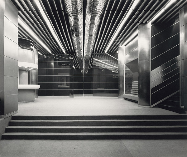 Rastislav Janák, Peter Černo, Neznámy autor – Kino Tatra v Bratislave. Vstupný priestor s bufetom. 