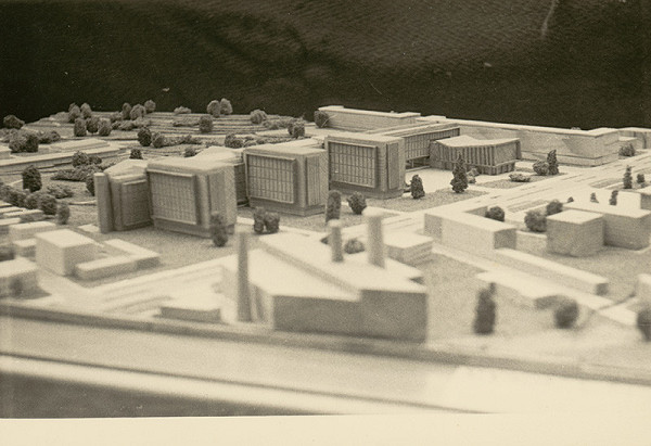 Vladimír Dedeček – Vysoká škola poľnohospodárska v Nitre. Návrh na areál školy v lokalite Nitra - Žrebčín. Model. 