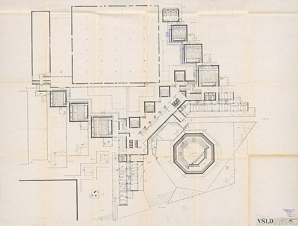 Vladimír Dedeček – Areál Vysokej školy lesníckej a drevárskej vo Zvolene. Stupeň: S.P.R. Pôdorys prízemia. M 1:200. 
