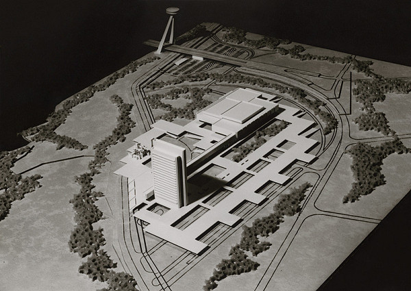 Vladimír Dedeček – Viacúčelový výstavný areál v Bratislave – Petržalke. Model. 