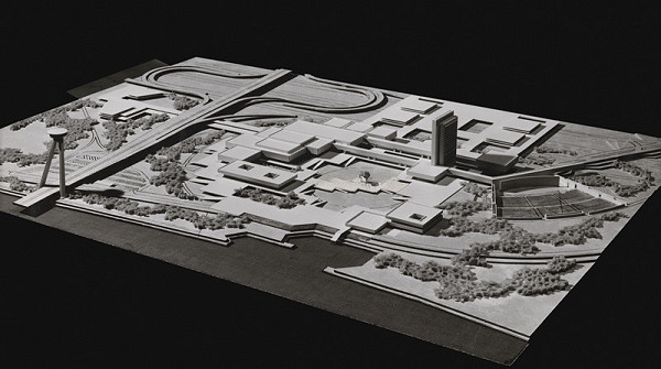 Vladimír Dedeček – Viacúčelový výstavný areál v Bratislave – Petržalke. Model výstavného zariadenia a koláž stavebnej zmeny.  