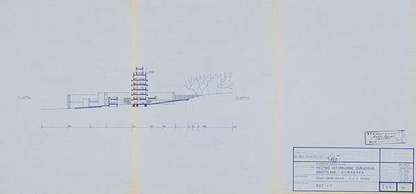 Vladimír Dedeček – Veterinárna nemocnica s karanténou v Bratislave. Štúdia súboru stavieb. Rez r2. M 1:500. 