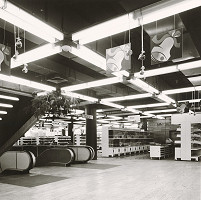 Ivan Matušík, Rajmund Müller – Obchodný dom Prior na Kamennom námestí v Bratislave. Pohľad do predajných miestností. 