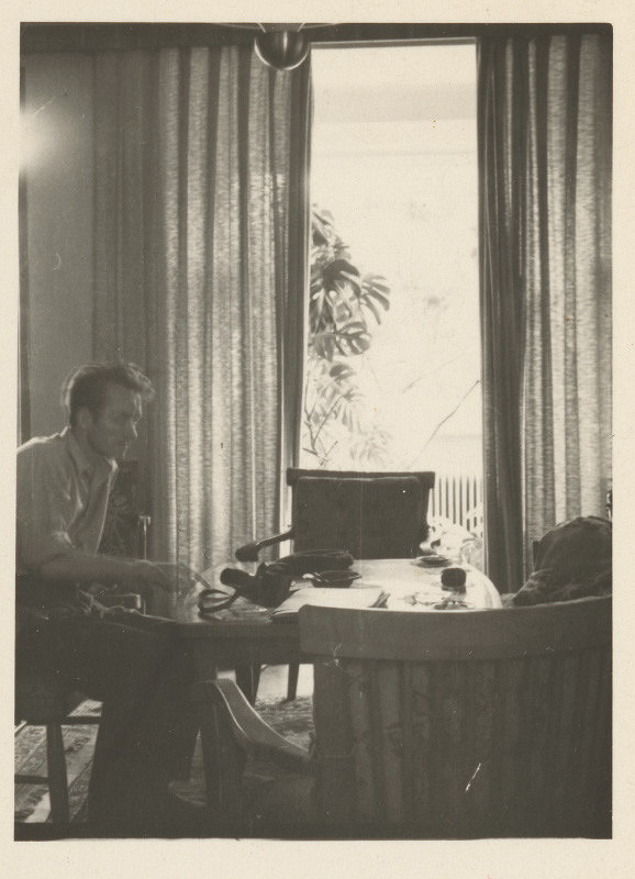 Oskár Winkler – Vlastné práce. Pohľad na sedenie. 