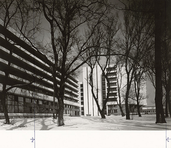 Viktor Uhliarik, Christo Tursunov, Rajmund Müller – Liečebný ústav Balnea Esplanade v Piešťanoch. Exteriér, detail fasády.