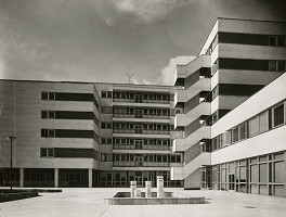 Viktor Uhliarik, Christo Tursunov, Rajmund Müller – Rehabilitačný ústav v Kováčovej. Exteriér.  