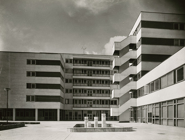 Viktor Uhliarik, Christo Tursunov, Rajmund Müller – Rehabilitačný ústav v Kováčovej. Exteriér.  