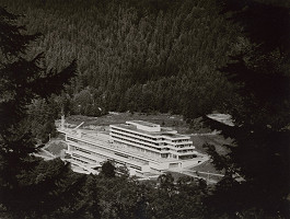 Jaroslav Vítek, Rajmund Müller – Liečebný ústav Poľana v Brusne. Diaľkový pohľad. 