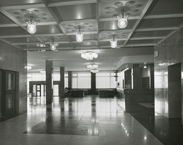 Rajmund Müller – Štátne rehabilitačné stredisko v Dudinciach. Vstupná hala. 