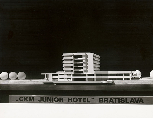 Dušan Bystrický, Rajmund Müller – Hotel CKM Junior v Bratislave. Model.