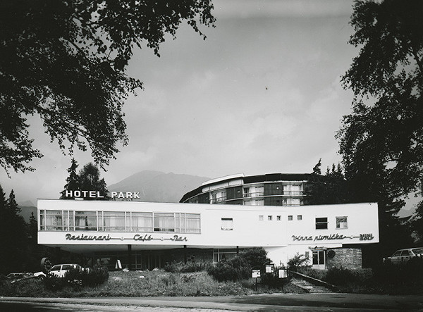 Rajmund Müller – Hotel Park v Starom Smokovci. Celkový pohľad. 