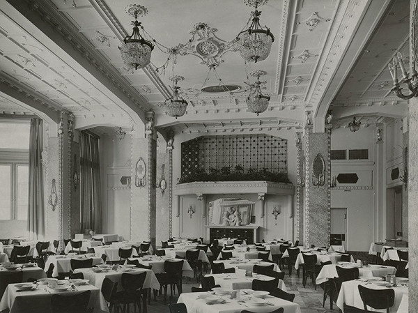 Rajmund Müller – Hotel Irma v Piešťanoch. Jedáleň.