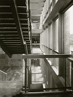 Josef Struhař, Václav Čurilla, Rajmund Müller – Slovenská televízia v Bratislave. Detail schodiska v interiéri 