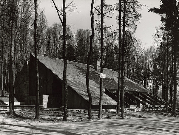 Stanislav Talaš, Vojtech Vilhan, Rajmund Müller – Koliba Expo v Bratislave. Celkový pohľad. 
