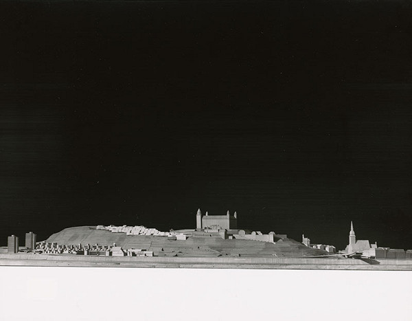 Rajmund Müller – Súťažný návrh na budovu SNR pod hradom v Bratislave. Model. 