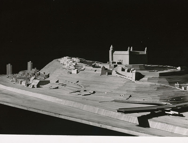 Rajmund Müller – Súťažný návrh na budovu SNR pod hradom v Bratislave. Model. 