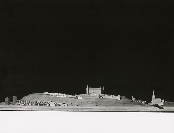 Rajmund Müller – Súťažný návrh na budovu SNR pod hradom v Bratislave. Model. 