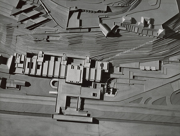 Rajmund Müller – Súťažný návrh na budovu SNR pod hradom v Bratislave. Model. 