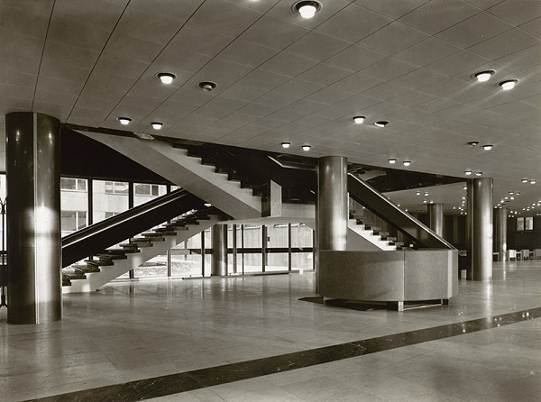 Dušan Kuzma, Anton Cimmermann, Vojtech Vilhan, Gabriela Cimmermannová, Rajmund Müller – Matica Slovenská v Martine. Detail haly so schodiskom 