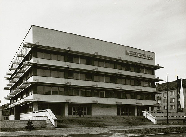 Rajmund Müller – Mestský úrad vo Zvolene. Čelná fasáda. 