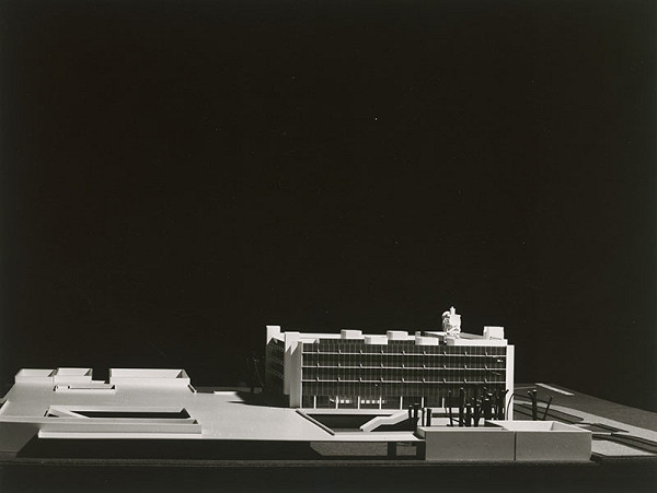 Rajmund Müller – Telekomunikačná budova ZS a TU v Žiline. Model. 