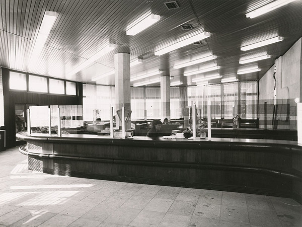 Josef Struhař, Miroslav Šišiak, Rajmund Müller – Telekomunikačná budova ZS a TU v Žiline. Interiér, vrátnica 