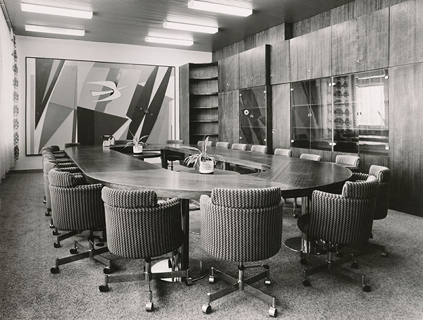 Rajmund Müller – Telekomunikačná budova ZS a TU v Žiline. Interiér, detail zasadacej miestnosti. 