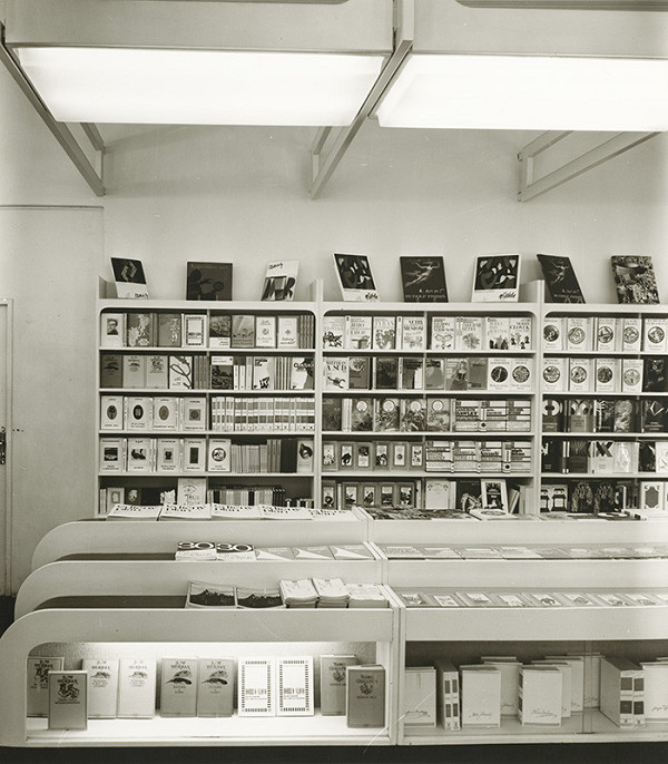 Rajmund Müller – Kníhkupectvo Tatran v Bratislave. Predajné priestory. 