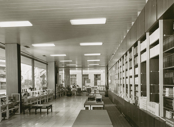 Ivan Slameň, Cyril Rovňák, Oliver Šabík, Jozef Červeň, Rajmund Müller – Zväz slovenských spisovateľov v Bratislave. Interiér, predajné priestory 