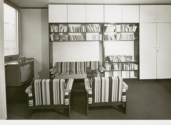 Ivan Slameň, Cyril Rovňák, Oliver Šabík, Jozef Červeň, Rajmund Müller – Zväz slovenských spisovateľov v Bratislave. Kancelária.  