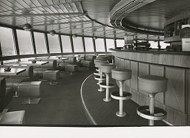 Ladislav Kušnír, Ivan Slameň, Rajmund Müller – Most SNP v Bratislave. Interiér kaviarne.  