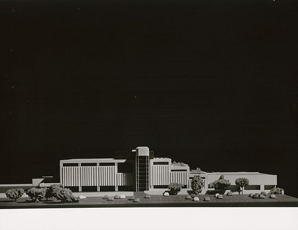 Rajmund Müller – Obchodný dom v Bratislave – Ružinove. Model. 