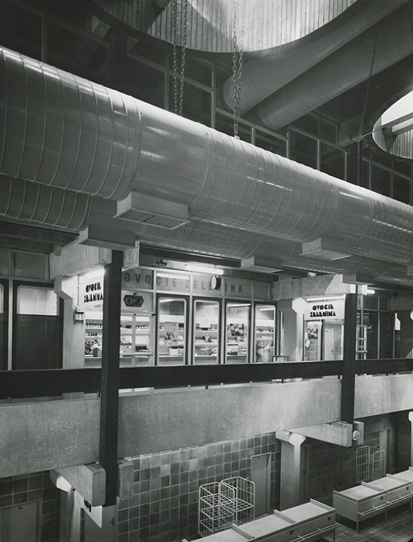 Ivan Matušík, Pavel Čížek, Alena Morávková, Rajmund Müller – Nová tržnica v Bratislave. Celkový pohľad.  