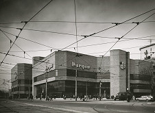 Andrej Gürtler, Rajmund Müller – Obchodný dom Dargov v Košiciach. Celkový pohľad.  