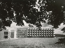 Jaroslav Rajchl, Rajmund Müller – Nemocnica s poliklinikou v Topoľčanoch. Celkový pohľad. 
