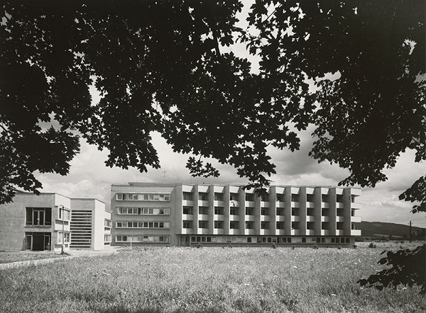 Jaroslav Rajchl, Rajmund Müller – Nemocnica s poliklinikou v Topoľčanoch. Celkový pohľad. 