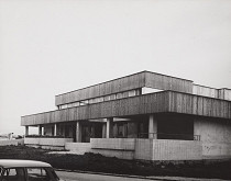 Eva Ondrušková, Rajmund Müller – Oblastné zdravotné stredisko v Martine. Exteriér.  