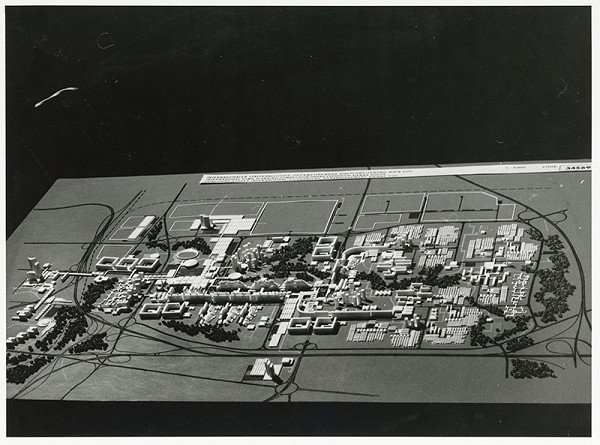 Ján Kavan, Tibor Alexy, Filip Trnkus, Ján Antal, Rajmund Müller – Súťažný návrh na sídlisko Juh vo Viedni. Model 