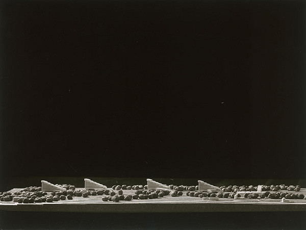 Josef Struhař, Rajmund Müller – Urbanisticko-architektonická štúdia rekreačného areálu v Starej Lesnej. Model.  