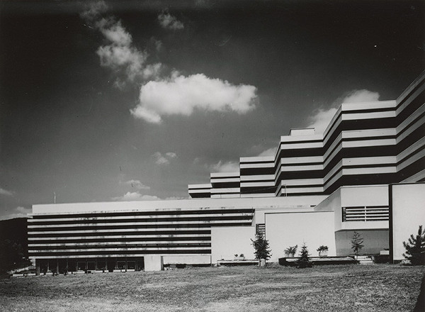 Vladimír Dedeček, Rajmund Müller – Krajská politická škola (Účelové vzdelávacie zariadenie Slovenskej zdravotníckej univerzity) v Modre – Harmónii. 